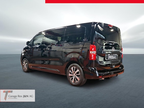 Vehicle image 3 Vehicle image 3