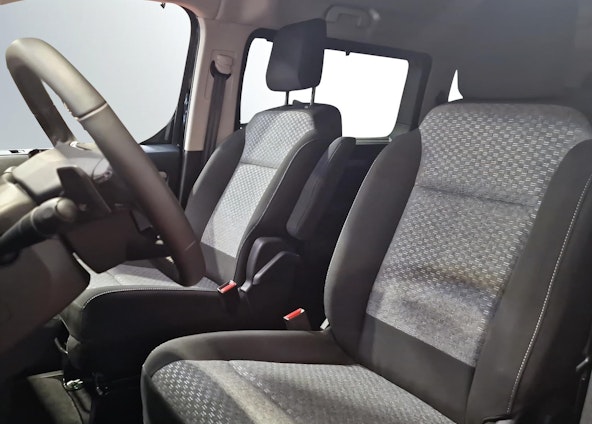 Vehicle image 8 Vehicle image 8