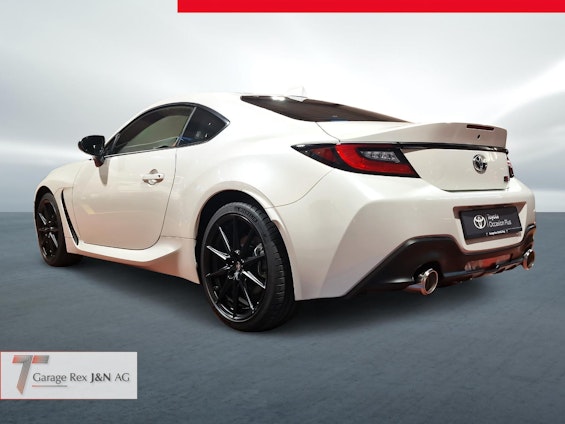 Vehicle image 3 Vehicle image 3