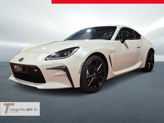 First vehicle image First vehicle image