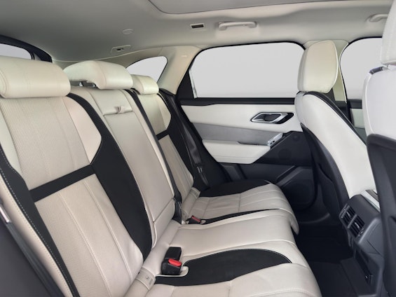 Vehicle image 16 Vehicle image 16