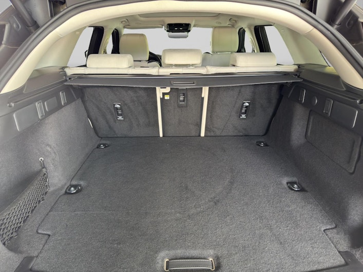 Vehicle image LAND ROVER RANGE ROVER VELAR