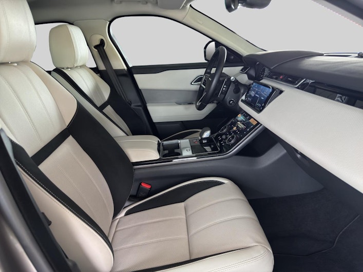 Vehicle image LAND ROVER RANGE ROVER VELAR