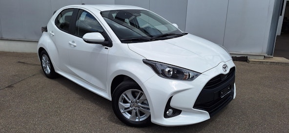 First vehicle image
