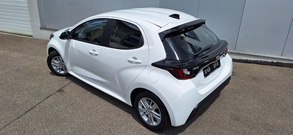 Vehicle image 6