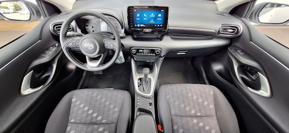 Vehicle image 10