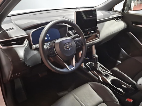 Vehicle image 10