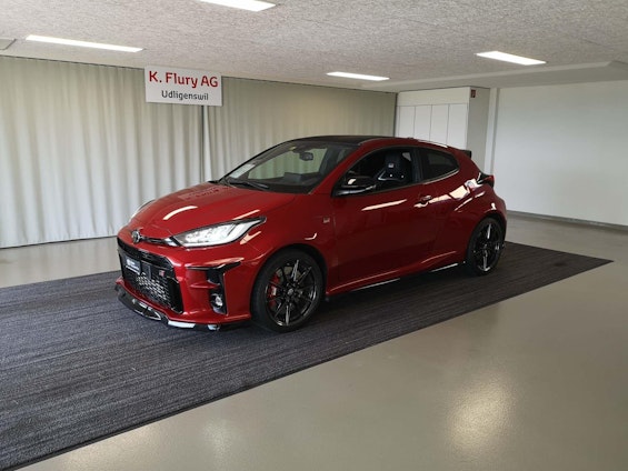 First vehicle image