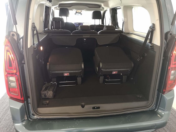 Vehicle image 7 Vehicle image 7