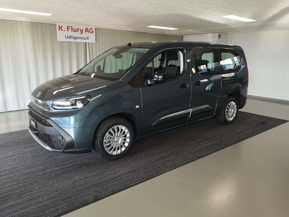 First vehicle image First vehicle image