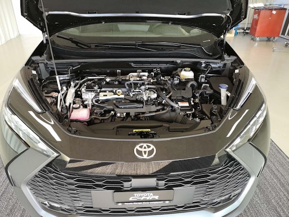 Vehicle image 6