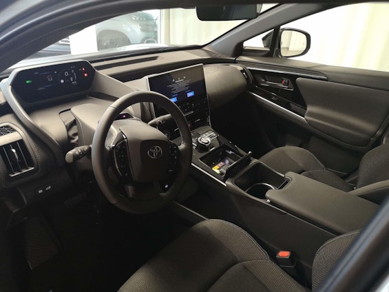 Vehicle image 4 Vehicle image 4