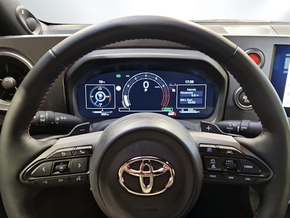 Vehicle image 12