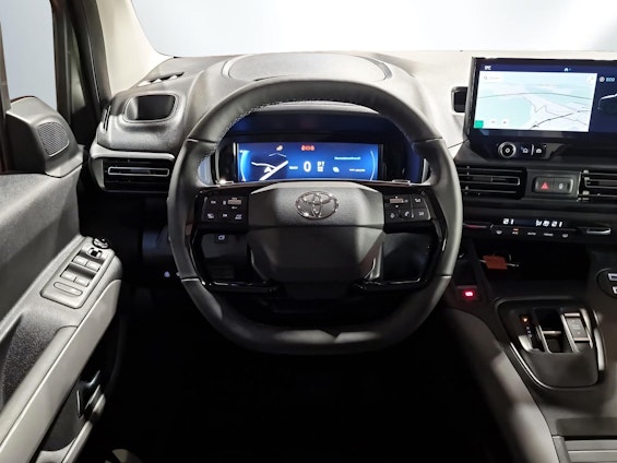 Vehicle image 9 Vehicle image 9