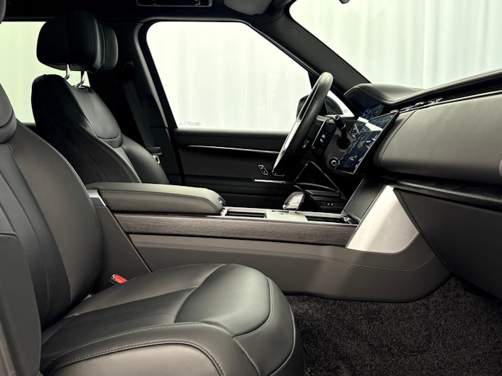 Vehicle image LAND ROVER RANGE ROVER