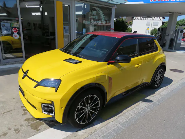 Renault 5 E-Tech Comfort Range iconic five