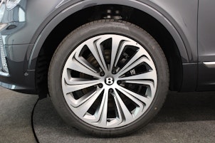 Vehicle image BENTLEY Bentayga 4.0 V8 Atelier Edition