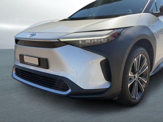 Vehicle image 18 Vehicle image 18