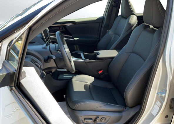 Vehicle image 4 Vehicle image 4