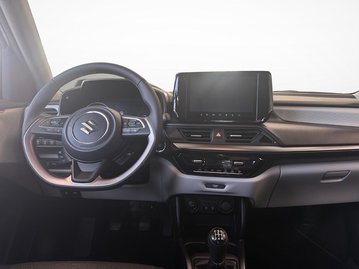 immagine del veicolo SUZUKI SWIFT