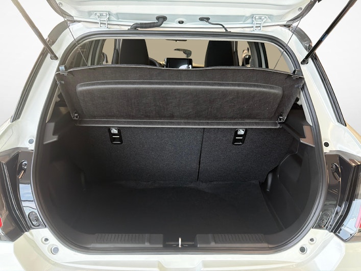 immagine del veicolo SUZUKI SWIFT