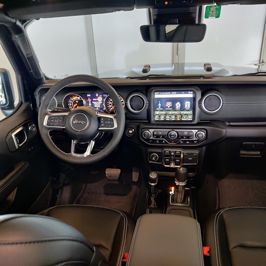 Vehicle image JEEP GLADIATOR