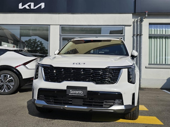 First vehicle image