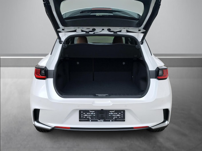 Vehicle image LEXUS LBX