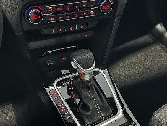 Vehicle image 14 Vehicle image 14