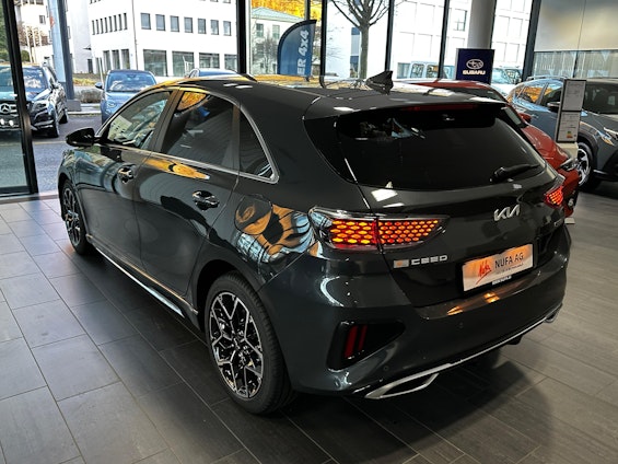 Vehicle image 6 Vehicle image 6