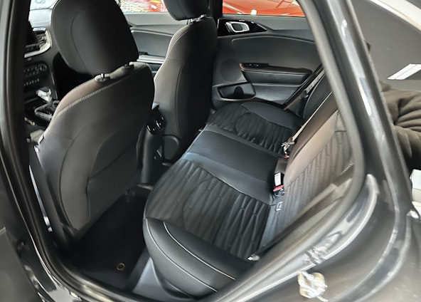 Vehicle image 10 Vehicle image 10