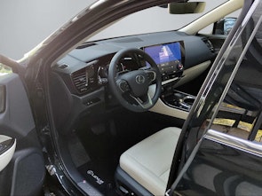 Vehicle image LEXUS NX 450h+ Excellence