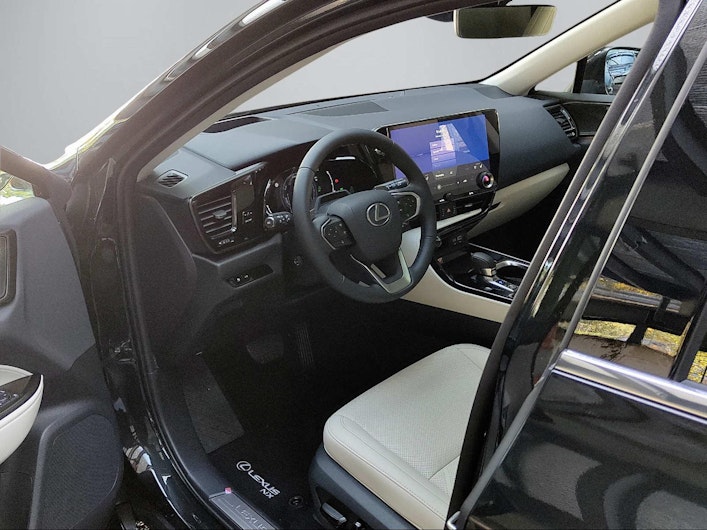 Vehicle image LEXUS NX