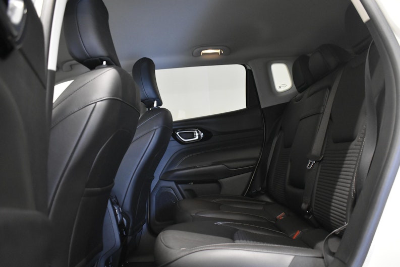 Vehicle image JEEP COMPASS