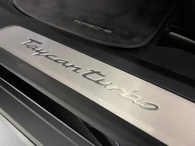 Porsche Taycan Turbo