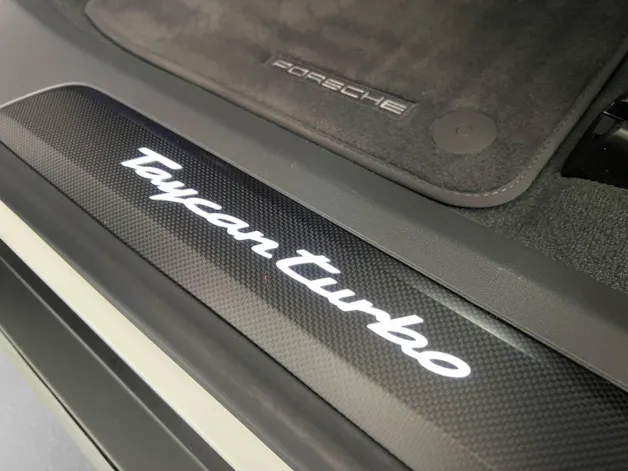 Porsche Taycan Turbo