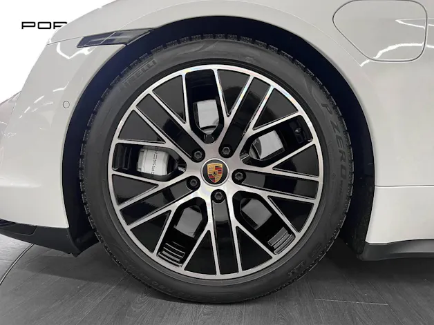 Porsche Taycan Turbo
