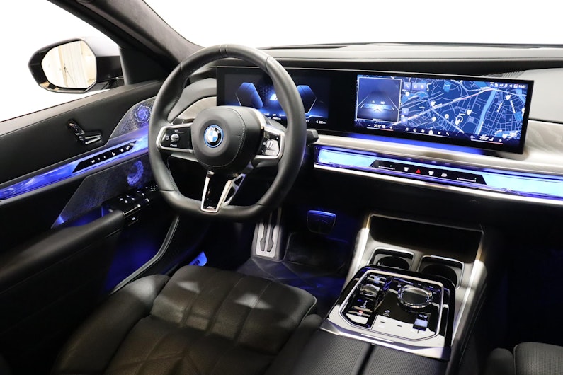 Vehicle image BMW i7