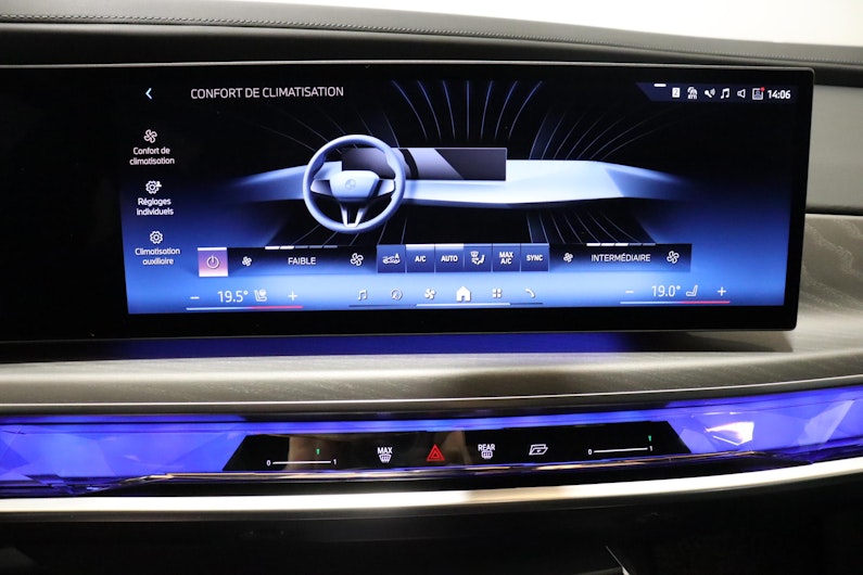 Vehicle image BMW i7