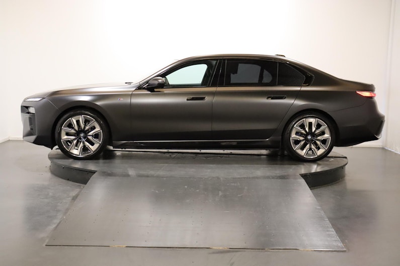 Vehicle image BMW i7