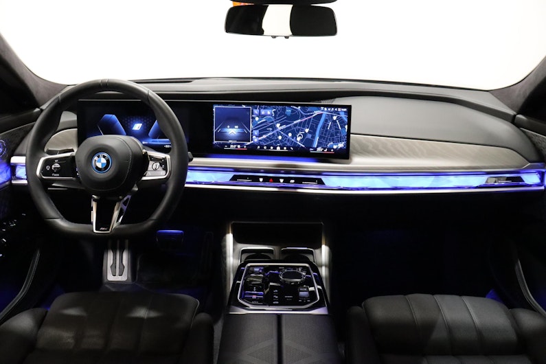 Vehicle image BMW i7
