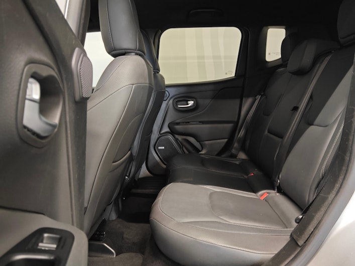 Vehicle image JEEP RENEGADE