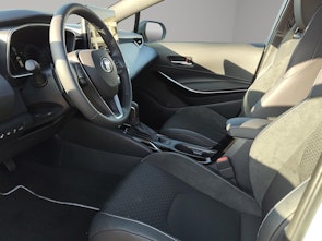 Vehicle image TOYOTA Corolla Touring Sports 2.0 HSD Premium