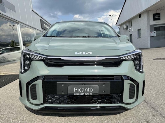 First vehicle image