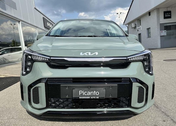 First vehicle image First vehicle image