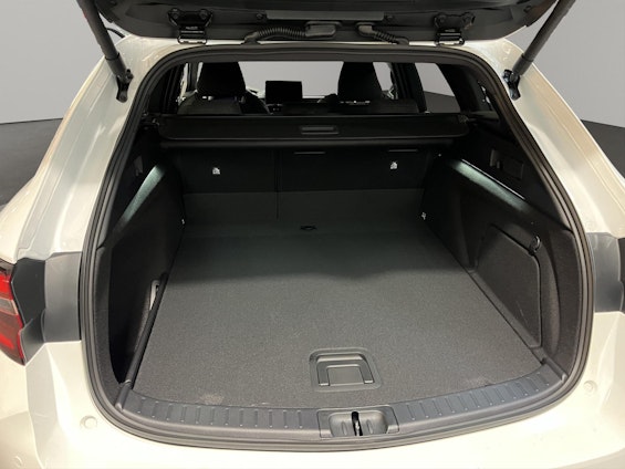 Vehicle image 8 Vehicle image 8