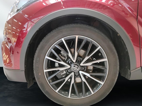Vehicle image 14