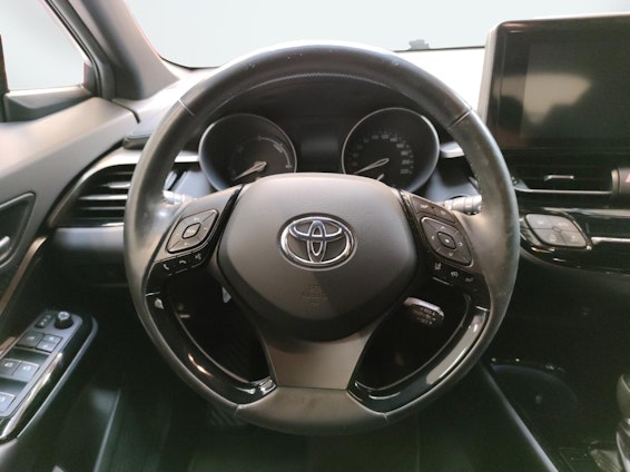 Vehicle image 10