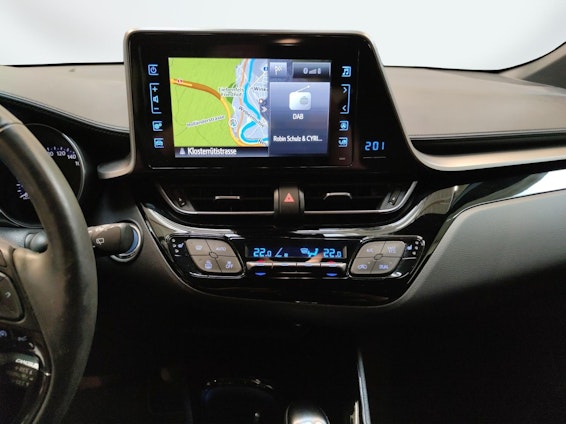 Vehicle image 11