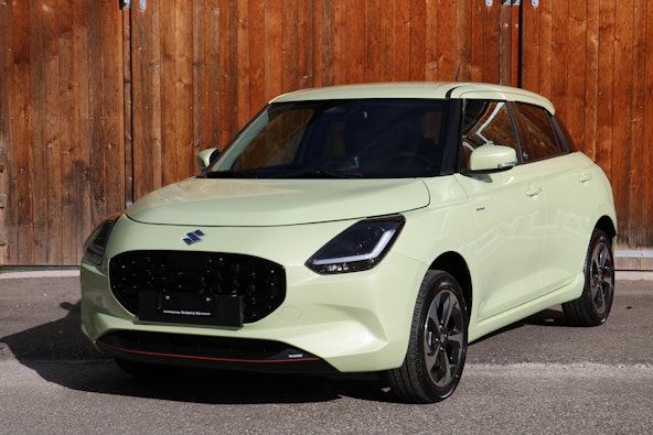 First vehicle image
